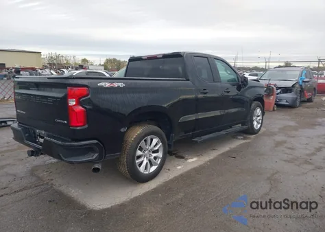 2021 Chevrolet Silverado 1500 4Wd Standard Bed Custom z USA, uszkodzony, nr VIN 1GCRYBEH6MZ123989